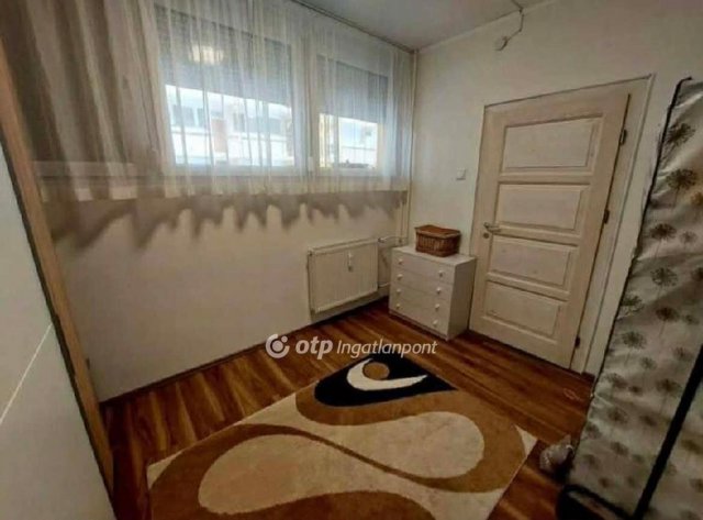 Eladó téglalakás, Mohácson 42 M Ft, 2+1 szobás