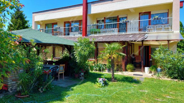 Eladó hotel, Zamárdiban 390 M Ft, 30 szobás