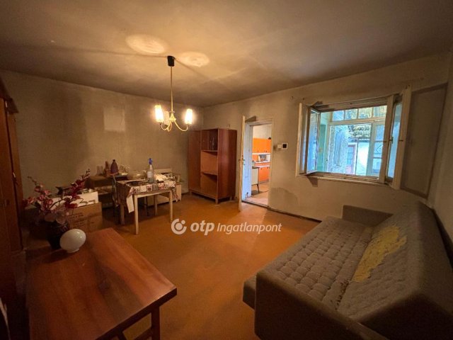 Eladó családi ház, Győrszemerén 25 M Ft, 2 szobás