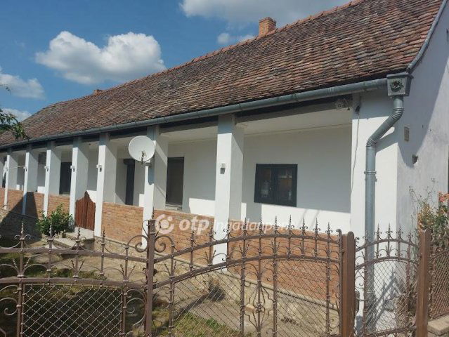 Eladó családi ház, Kárászon 31 M Ft, 3 szobás