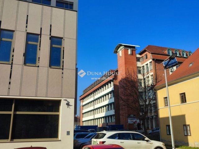 Eladó iroda, Pécsett 34 M Ft / költözzbe.hu