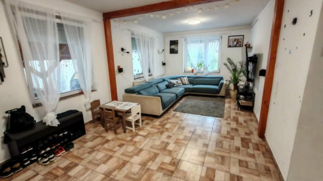 Eladó családi ház, Hobolon 38 M Ft, 3 szobás