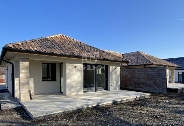 Eladó ikerház, Herceghalomon 139.9 M Ft, 5 szobás