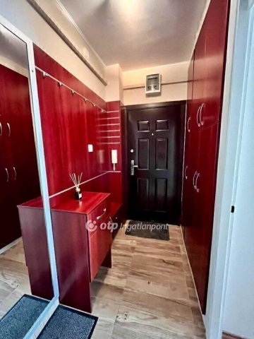 Eladó panellakás, Miskolcon 35.9 M Ft, 2 szobás