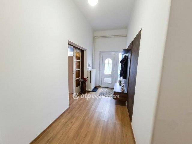 Eladó családi ház, Győrött 64.9 M Ft, 3 szobás