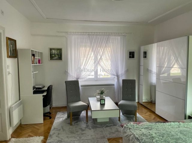 Eladó családi ház, Hódmezővásárhelyen 97.9 M Ft, 6 szobás