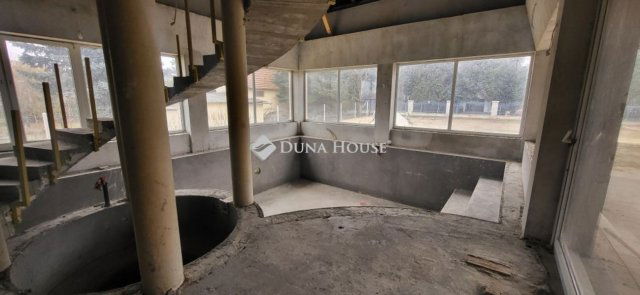 Eladó családi ház, Cegléden 175 M Ft, 4 szobás