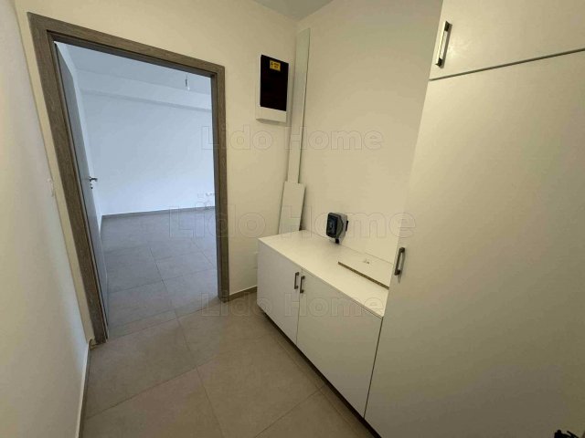 Eladó téglalakás, Siófokon 62.3 M Ft, 1 szobás