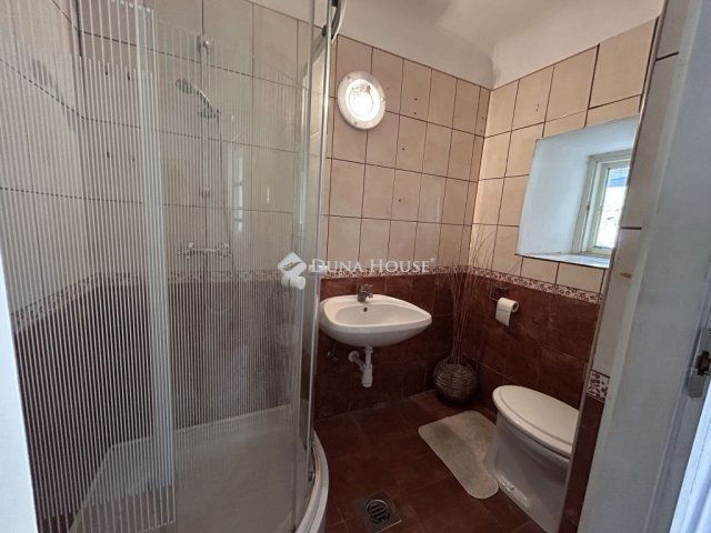Eladó családi ház, Bácsalmáson 11.99 M Ft, 2 szobás