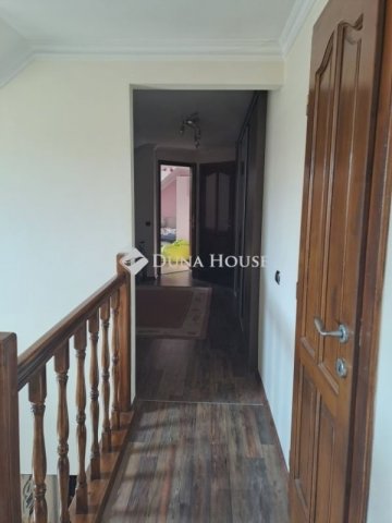 Eladó családi ház, Jászberényben 95 M Ft, 5 szobás