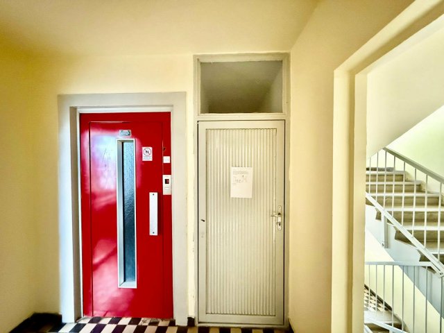 Eladó panellakás, Szombathelyen 39.9 M Ft, 3 szobás