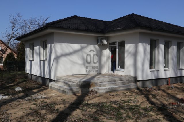 Eladó családi ház, Ballószögön 119.6 M Ft, 5 szobás