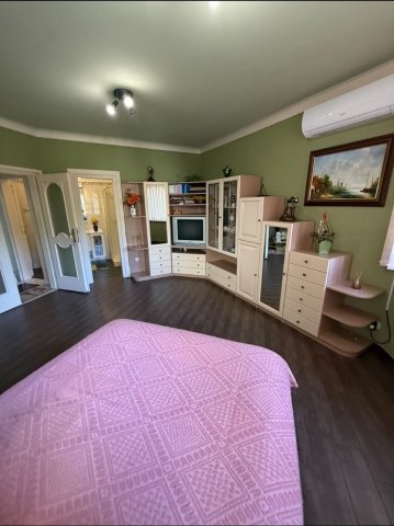 Eladó családi ház, Sülysápon 299 M Ft, 8 szobás