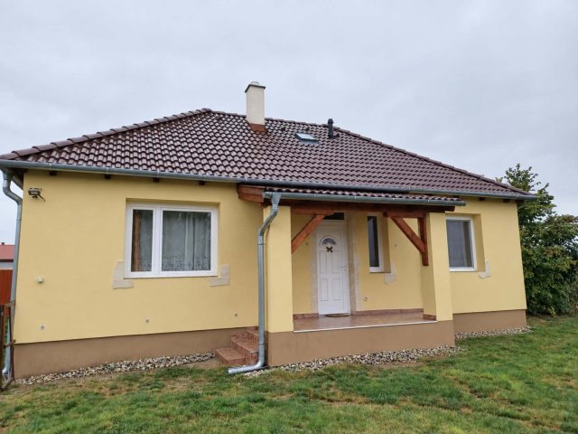 Eladó családi ház, Écsen 76 M Ft, 3 szobás