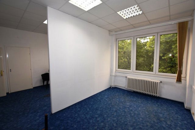 Kiadó iroda, Debrecenben 50 E Ft / hó, 1 szobás