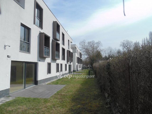 Eladó ikerház, Budapesten, III. kerületben 219.5 M Ft, 6 szobás