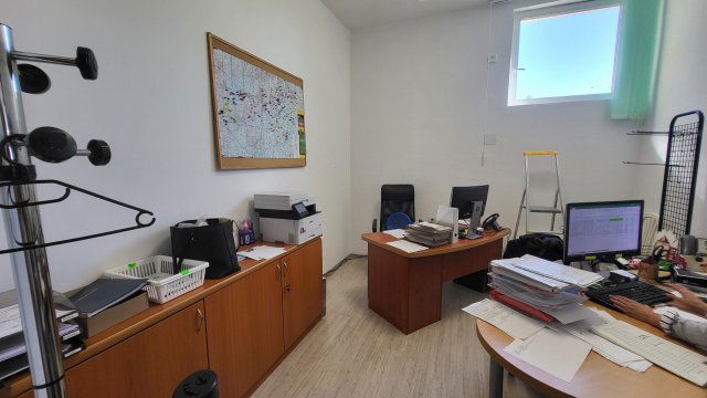 Kiadó iroda, Egerben 380 E Ft / hó, 5 szobás
