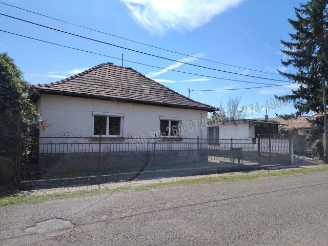 Eladó családi ház, Ipolyvecén 15.5 M Ft, 2 szobás