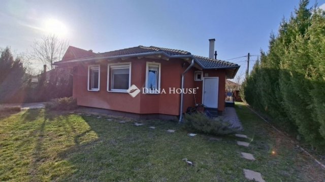 Eladó családi ház, Dunaharasztin 130 M Ft, 4 szobás
