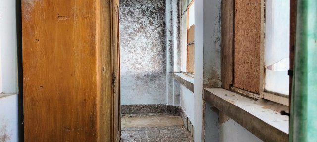 Eladó családi ház, Békésen 8.5 M Ft, 2 szobás