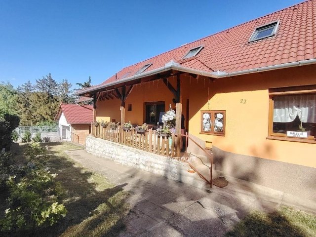 Eladó családi ház, Hosszúhetényen 115 M Ft, 5 szobás