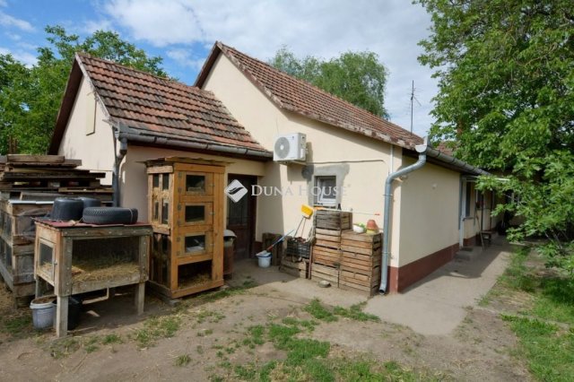 Eladó családi ház, Izsákon 44.9 M Ft, 4 szobás