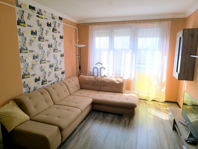 Eladó panellakás, Tatabányán 39.8 M Ft, 2 szobás