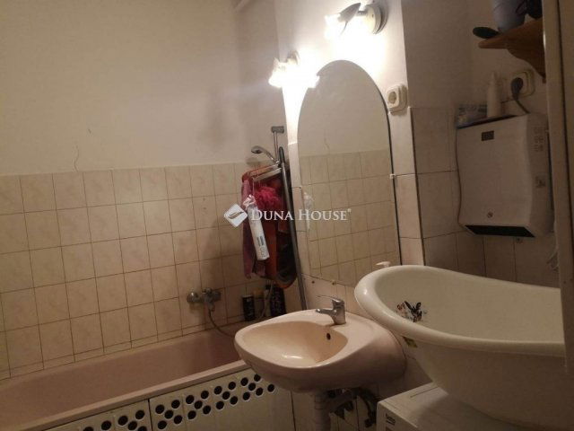 Eladó téglalakás, Szegeden 81.59 M Ft, 5 szobás