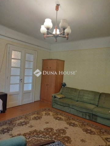 Eladó családi ház, Vecsésen 112 M Ft, 4 szobás