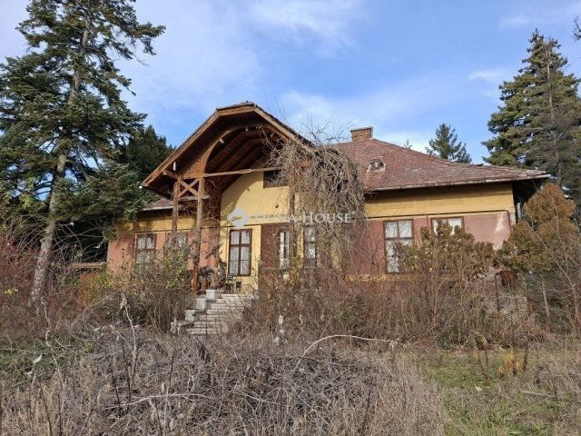 Eladó családi ház, Szadán 150 M Ft, 3 szobás