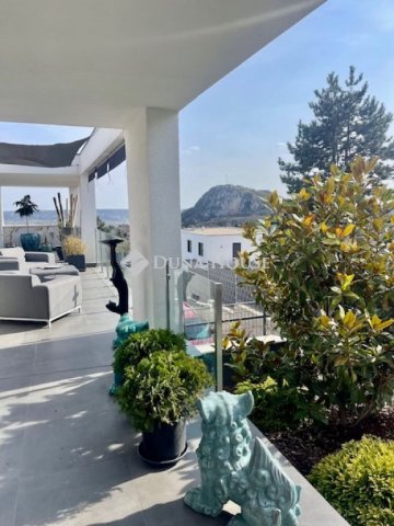 Eladó családi ház, Budaörsön 342 M Ft, 4 szobás