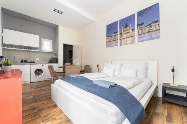 Eladó téglalakás, Budapesten, VI. kerületben 229 M Ft, 6 szobás