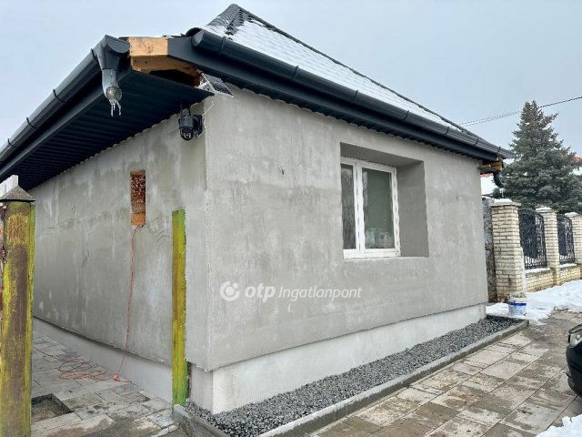 Eladó családi ház, Ceglédbercelen 40 M Ft, 2 szobás