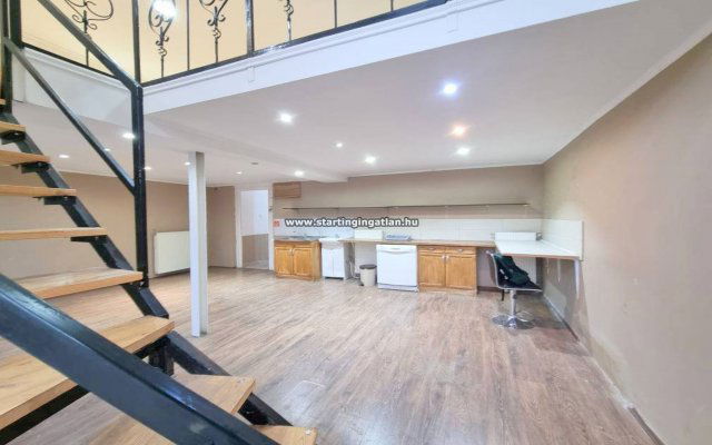 Kiadó üzlethelyiség, Budapesten, VIII. kerületben, Mátyás téren