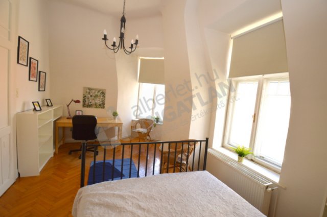 Kiadó téglalakás, albérlet, Budapesten, VI. kerületben