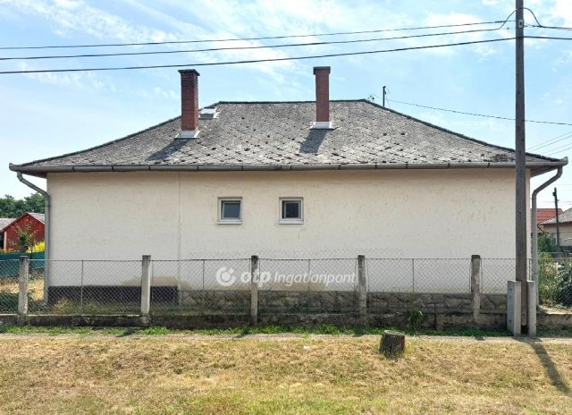 Eladó családi ház, Tiszafüreden 34 M Ft, 2+2 szobás