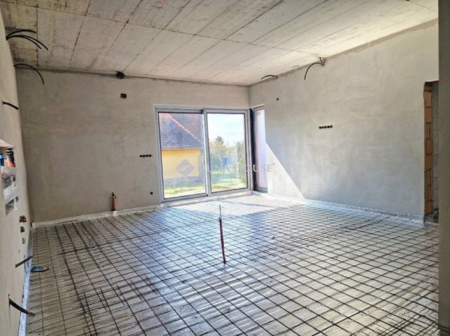 Eladó családi ház, Vonyarcvashegyen 179.9 M Ft, 4 szobás