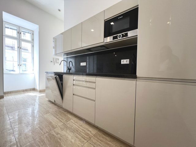 Eladó téglalakás, Budapesten, V. kerületben 170 M Ft, 3 szobás