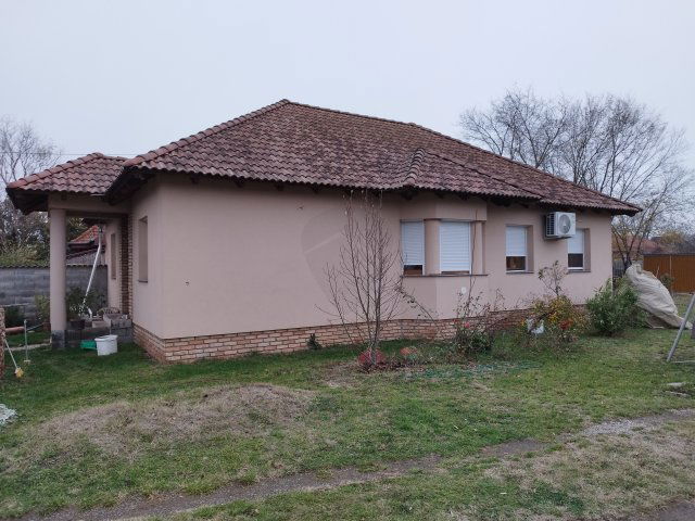 Eladó családi ház, Kerekharaszton 79.9 M Ft, 3 szobás