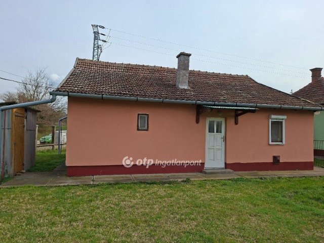 Eladó családi ház, Gyulán 34.9 M Ft, 2 szobás