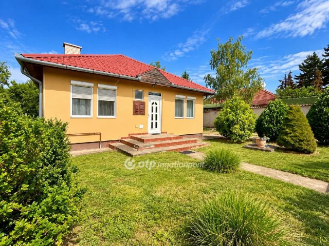 Eladó családi ház, Bocskaikerten 94.99 M Ft, 4 szobás