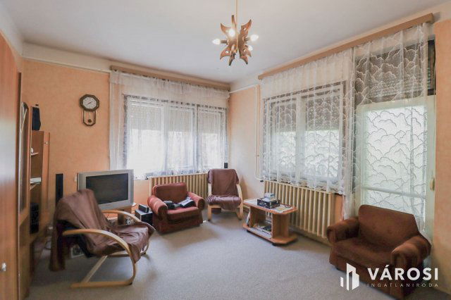 Eladó családi ház, Győrött 69.9 M Ft, 5 szobás