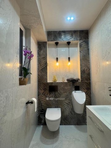 Eladó sorház, Velencén 205 M Ft, 5 szobás / költözzbe.hu