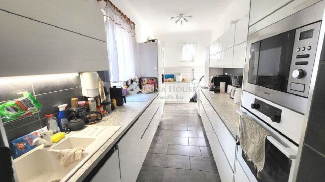 Eladó családi ház, Érden 126 M Ft, 7 szobás