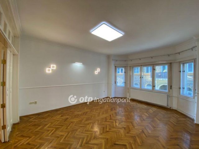 Eladó téglalakás, Budapesten, VI. kerületben 127 M Ft