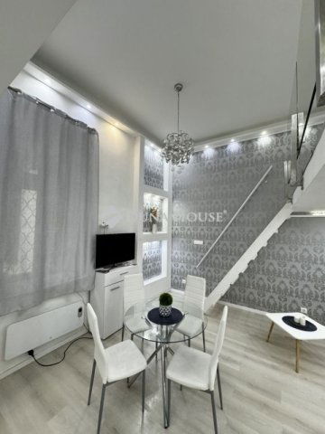 Eladó téglalakás, Budapesten, VI. kerületben 49.9 M Ft, 1 szobás