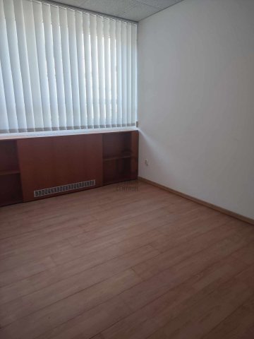 Kiadó iroda, Budapesten, III. kerületben 90 E Ft / hó