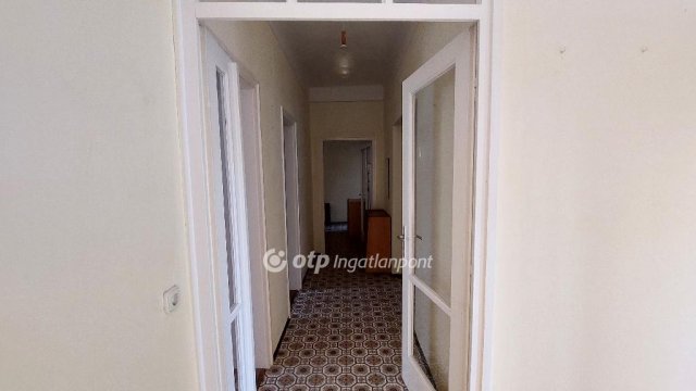 Eladó családi ház, Kisújszálláson 27 M Ft, 2+1 szobás