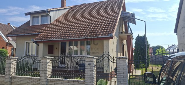 Eladó családi ház, Vásárosnaményben 56.5 M Ft, 4 szobás