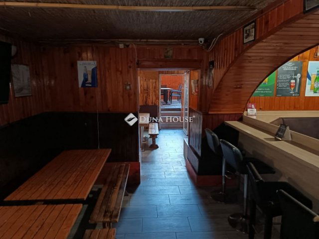 Kiadó üzlethelyiség, Szegeden 300 E Ft / hó